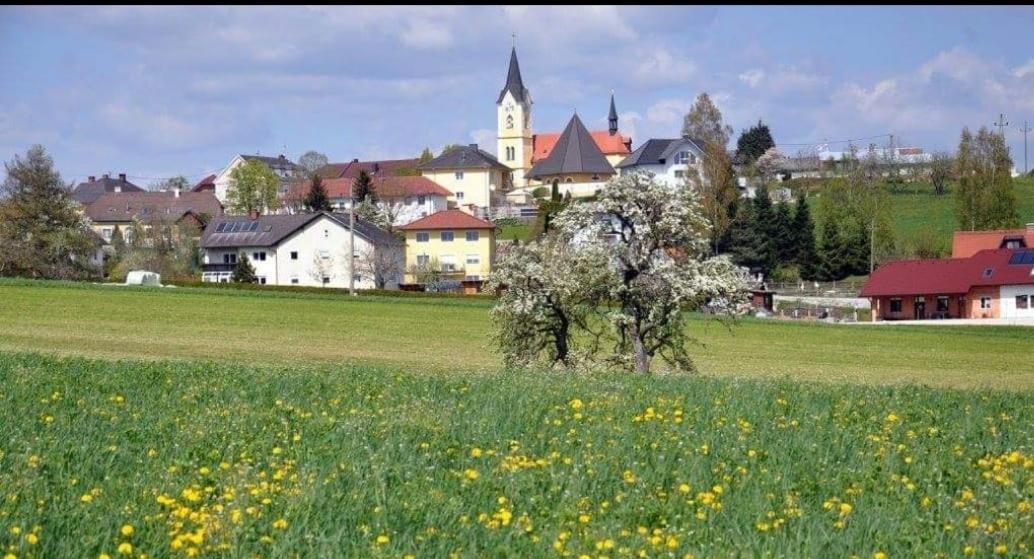 Wohnhaus City Sued Herzogsdorf Εξωτερικό φωτογραφία